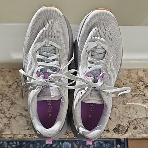 Saucony Women's Athletic Shoes in Gray and Purple Size 8